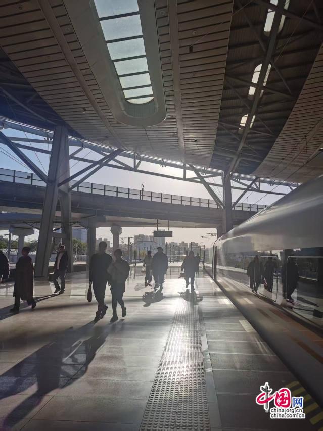 1300余趟动车组列车实行淡季票价打折优惠