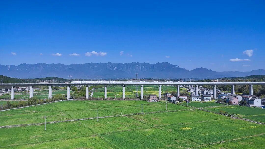 新增多趟列车 国铁成都局出台春假清明假期运输方案