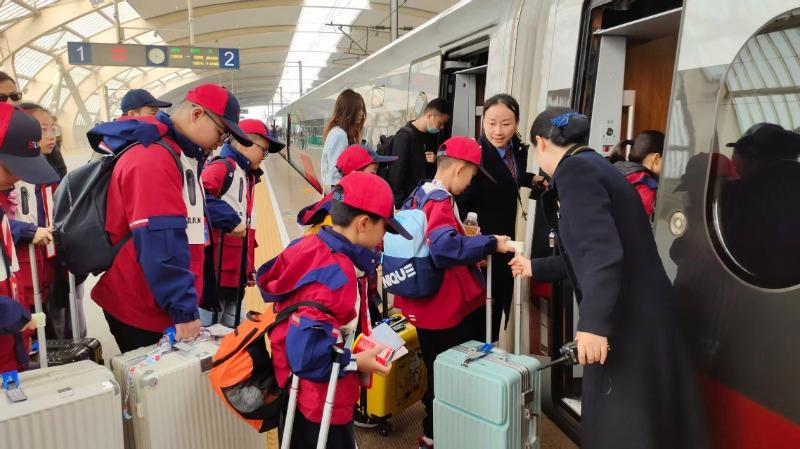 长三角铁路春假迎大客流 儿童票销量激增