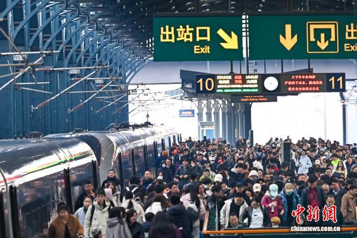 清明小长假运输收官 哈铁累计运送旅客159.4万人次